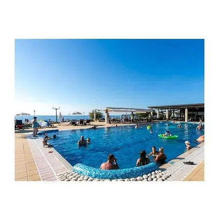 別荘 In With Swimming Pool *