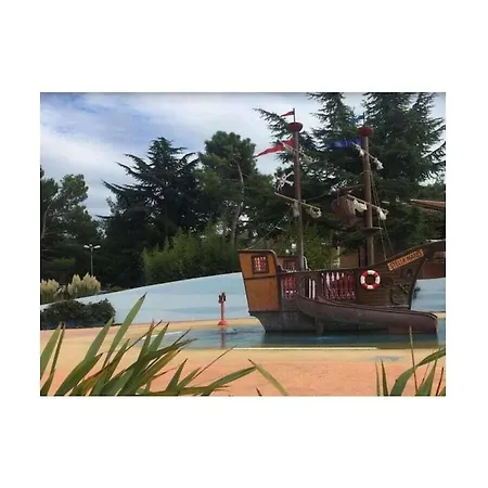 In With Swimming Pool
